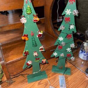Festive Green Holiday Tree Decor
